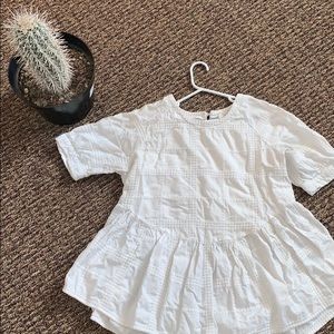 Cute Flowy White Shirt!🦋